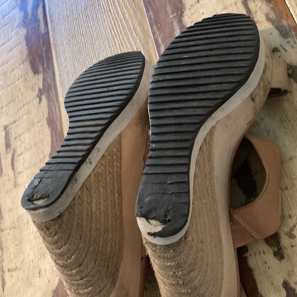 SAM EDELMAN WEDGES WITH TAN ANKLE STRAPS! 👡 - Picture 3 of 4